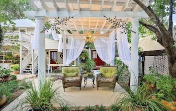 ocaseys boutique inn