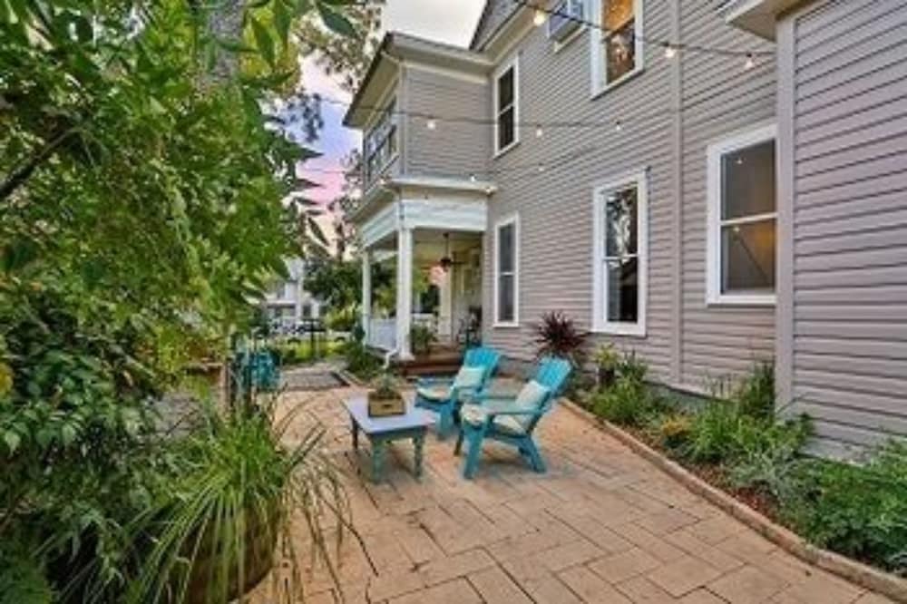 ocaseys boutique inn