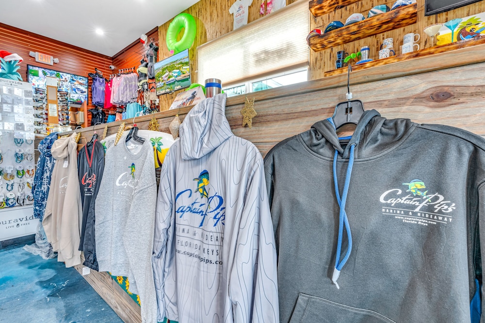 captain pips marina and hideaway