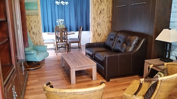 captain pips marina and hideaway