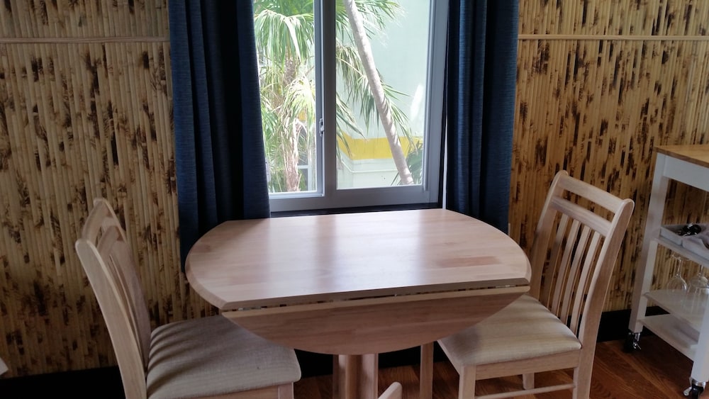 captain pips marina and hideaway