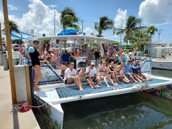 captain pips marina and hideaway