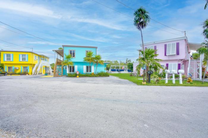 captain pips marina and hideaway