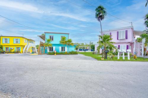 captain pips marina and hideaway