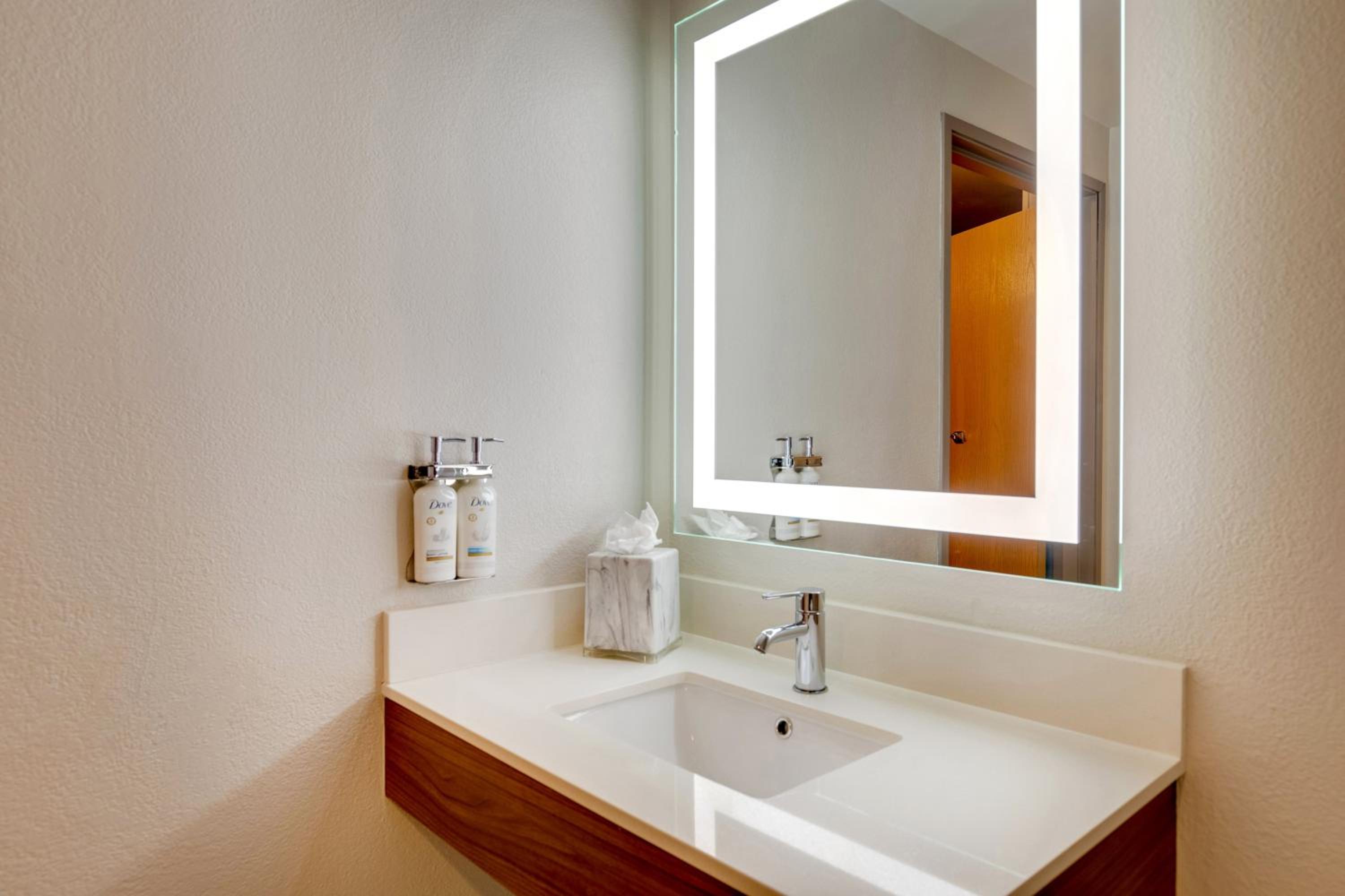 holiday inn express i 95 capitol beltway largo by ihg