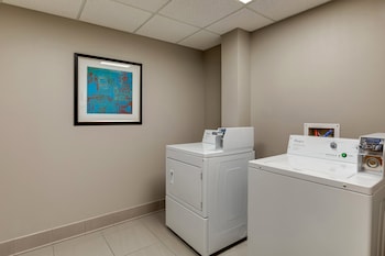 Holiday Inn Express I-95 Capitol Beltway-Largo By Ihg,Lake Arbor>>Baileys Crossroads,3 star