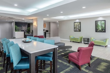 La Quinta Inn & Suites By Wyndham Atlanta Douglasville,Douglas>>Atlanta,3 star