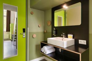 stayokay amsterdam oost hostel