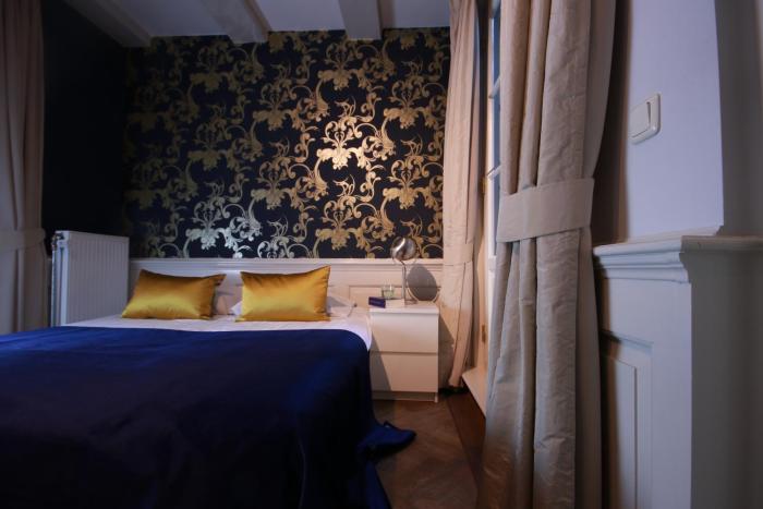 the amsterdam canal hotel