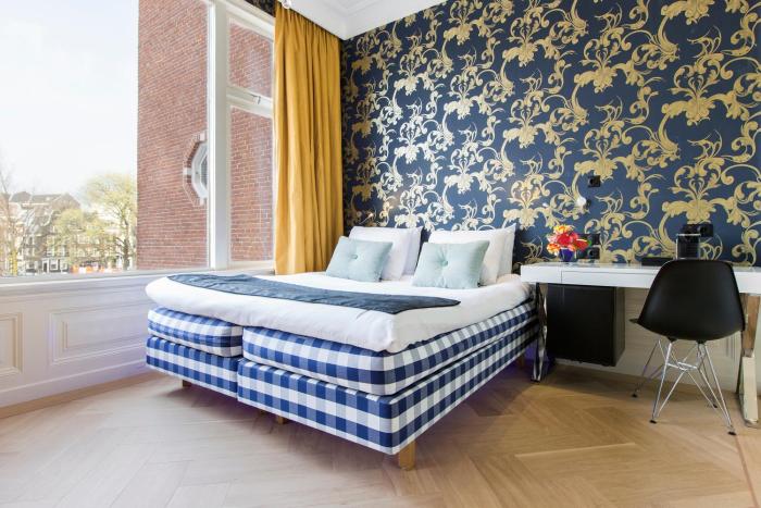 the amsterdam canal hotel