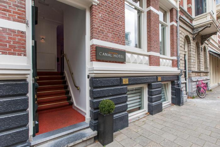 the amsterdam canal hotel