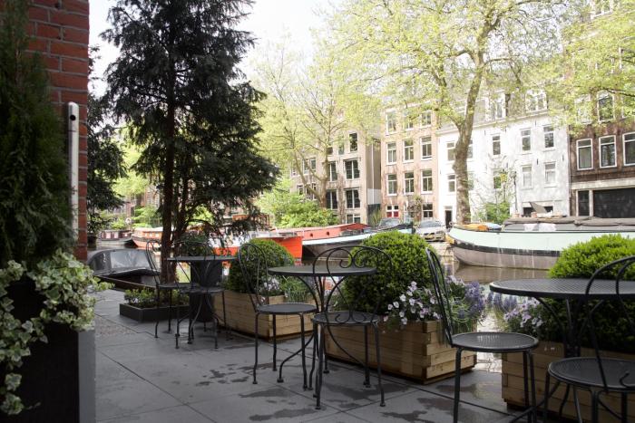 the amsterdam canal hotel