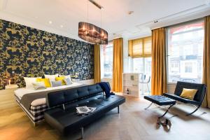 the amsterdam canal hotel