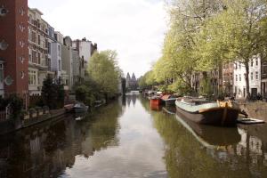 the amsterdam canal hotel