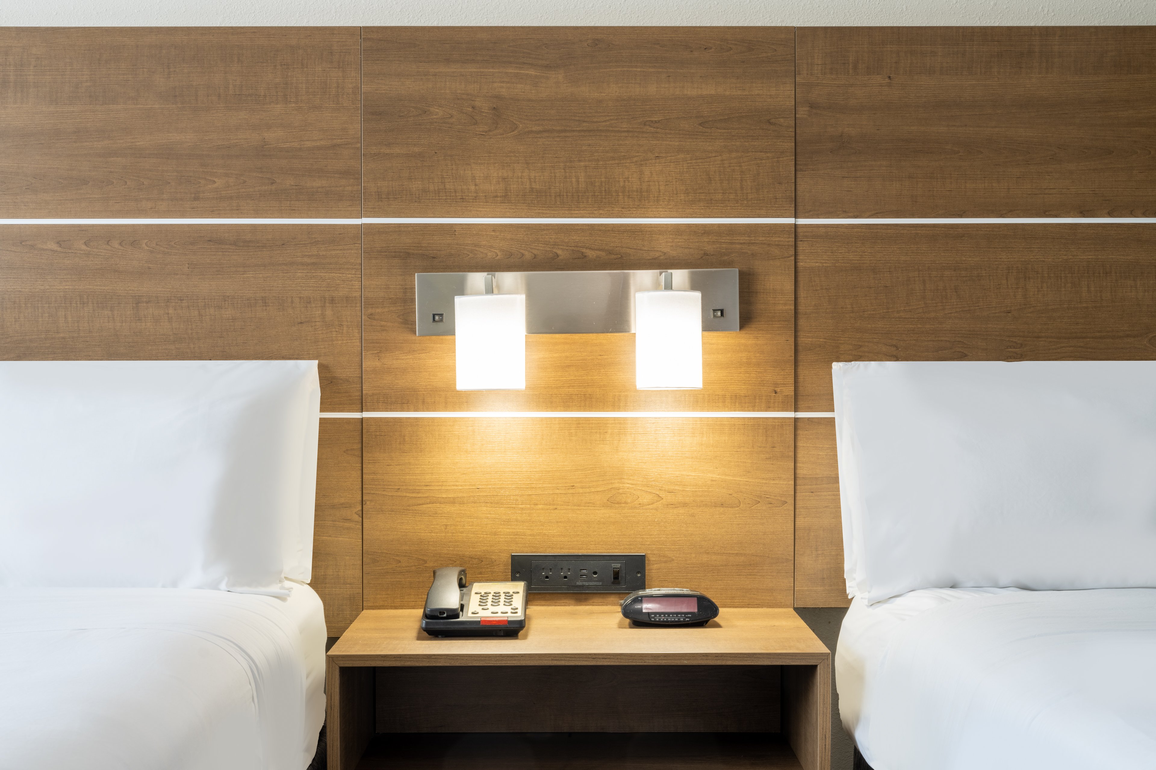 holiday inn express and suites dallas east fair park