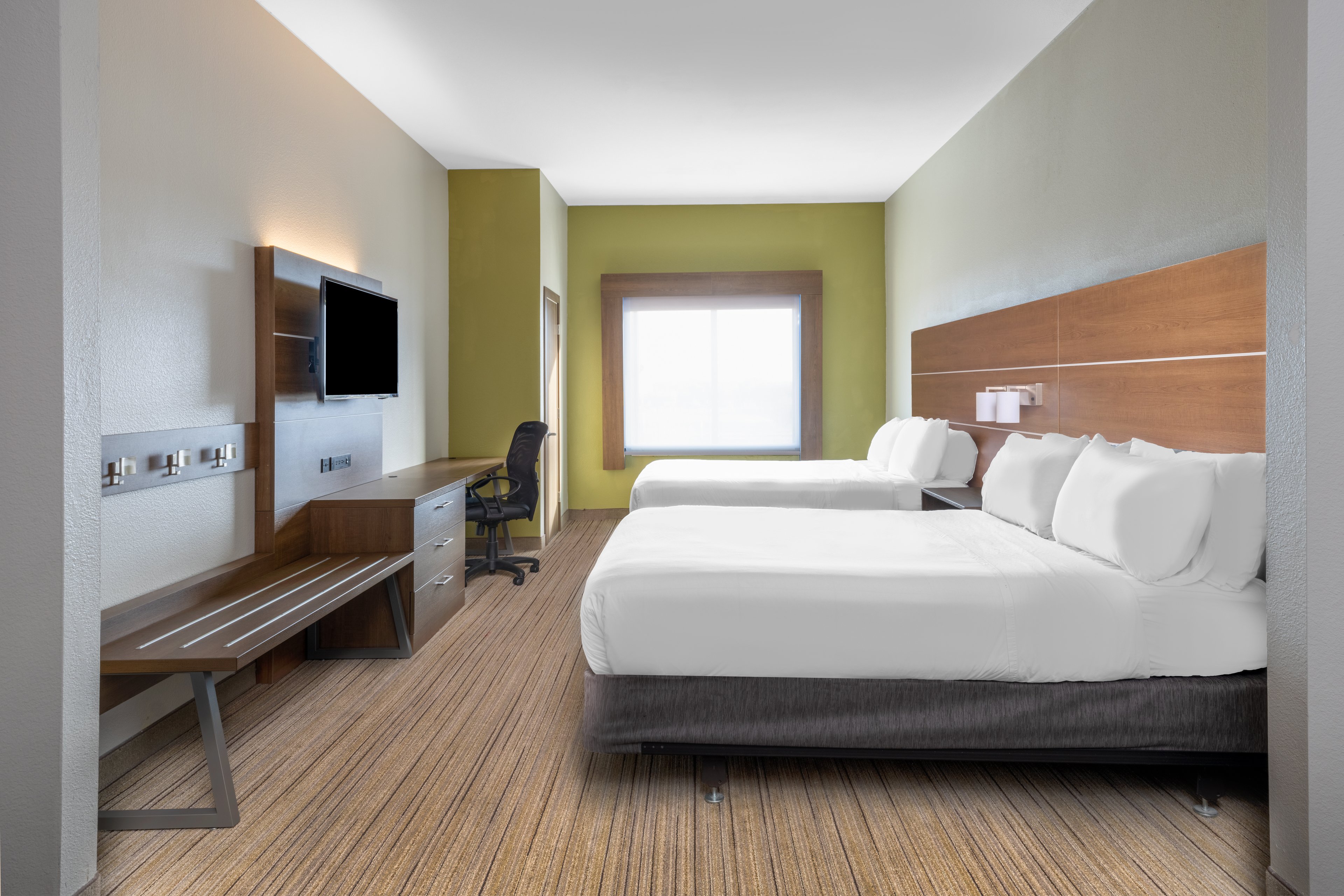 holiday inn express and suites dallas east fair park