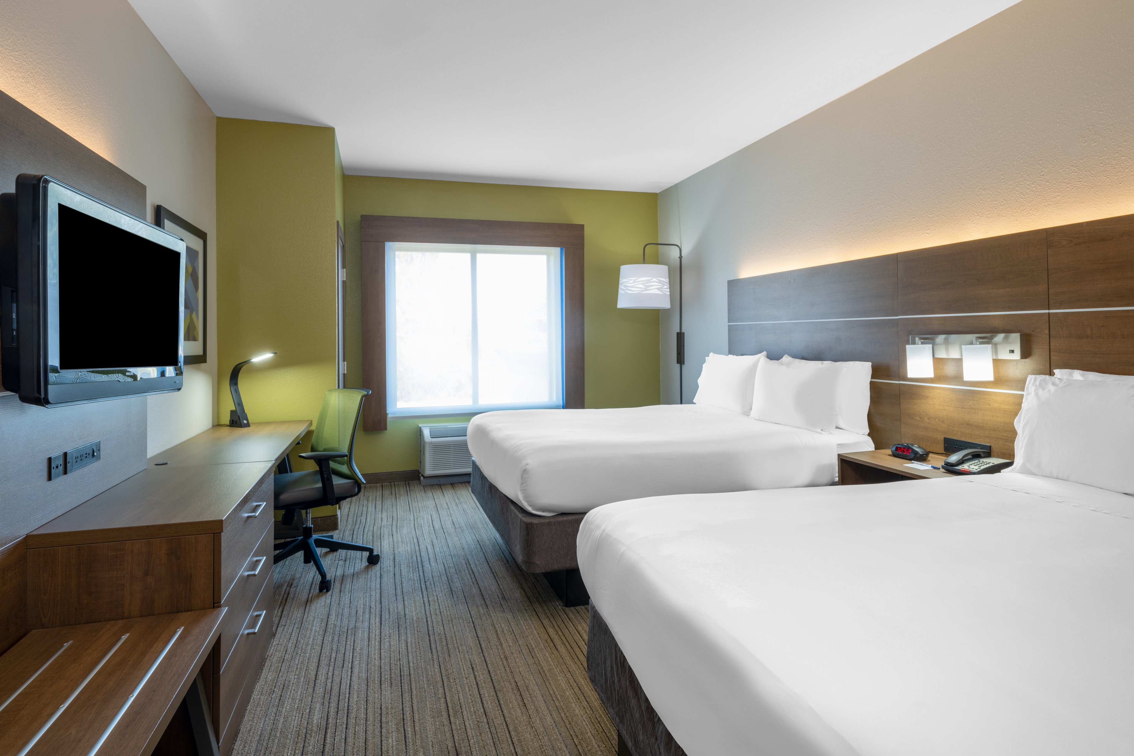 holiday inn express and suites dallas east fair park