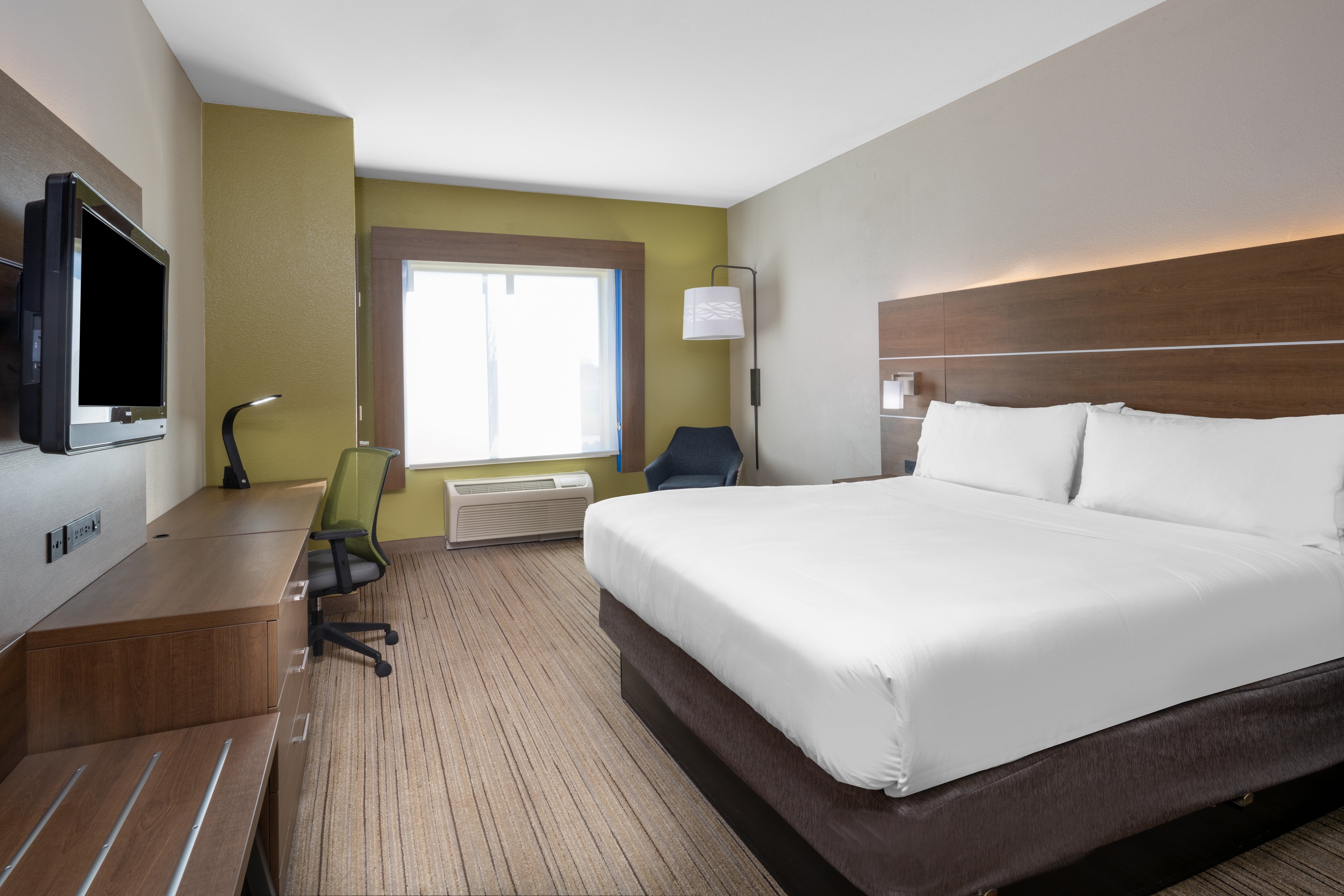 holiday inn express and suites dallas east fair park