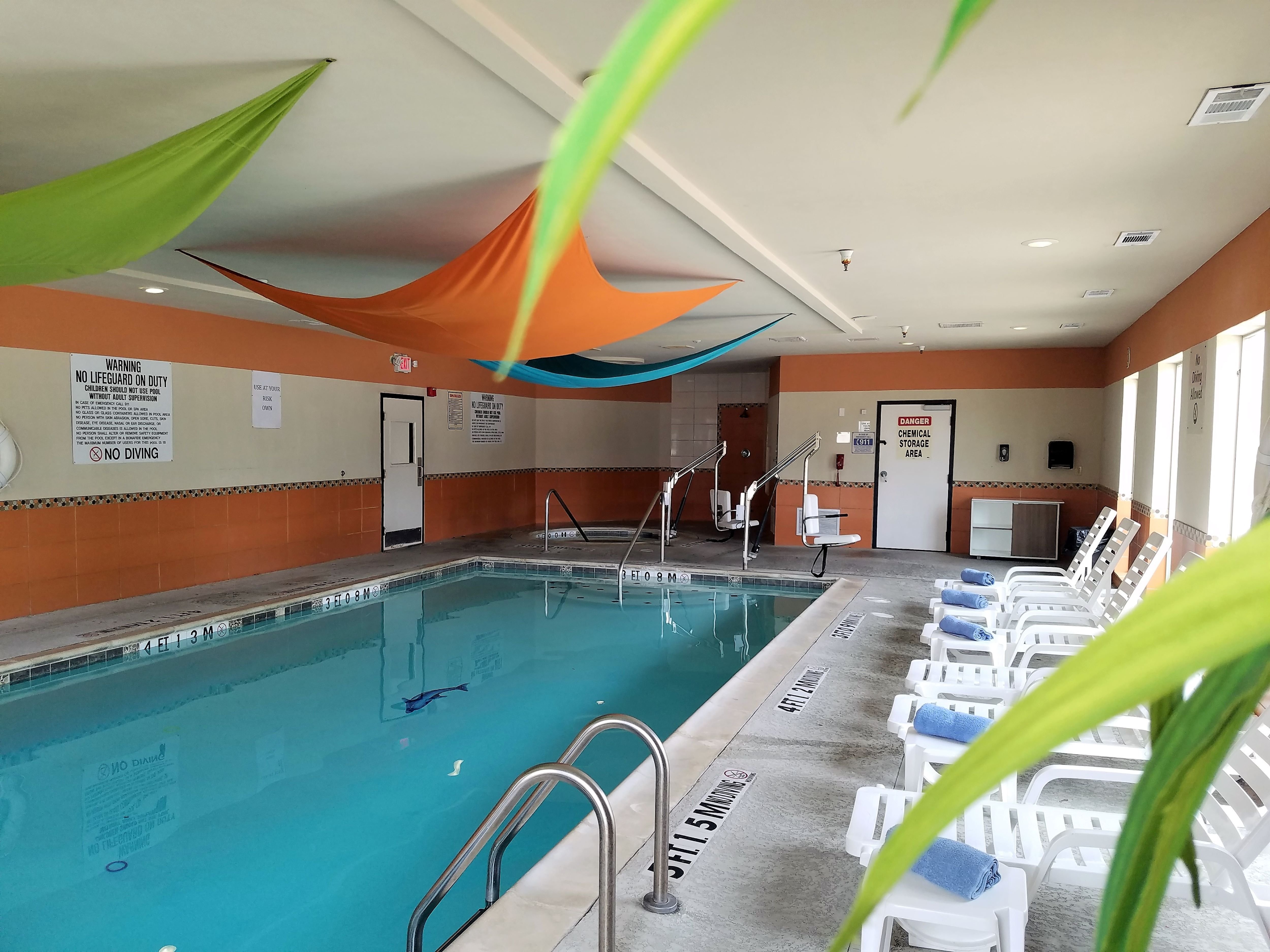 holiday inn express and suites dallas east fair park