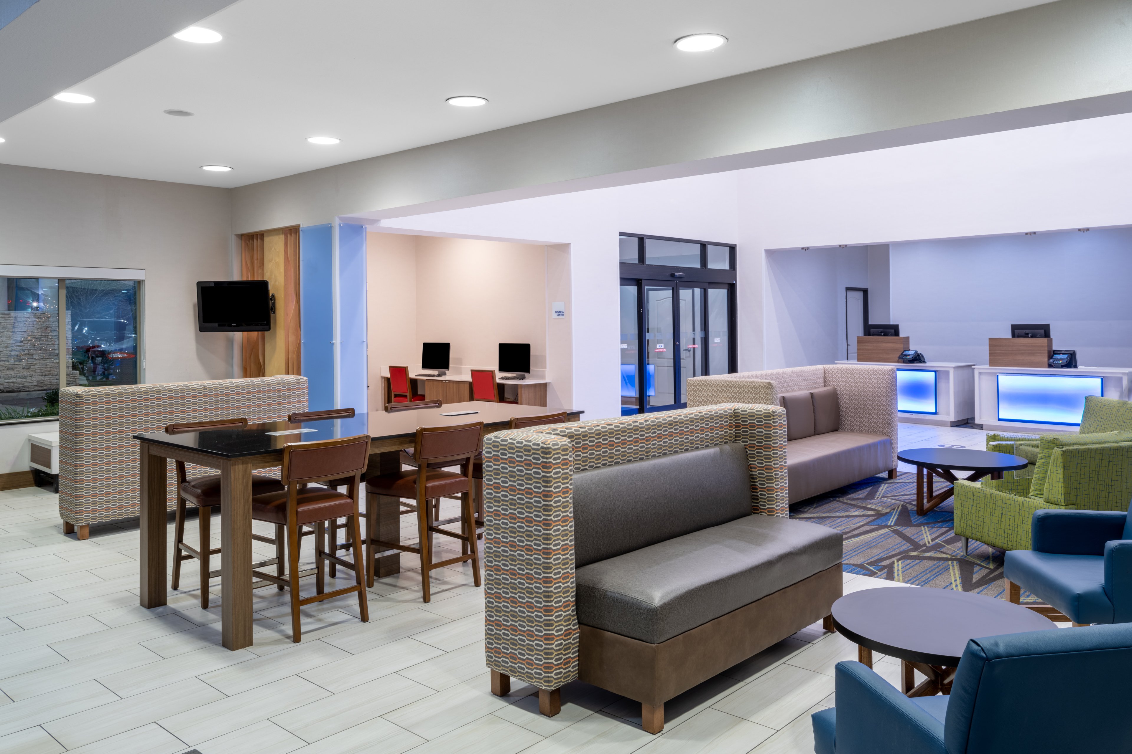 holiday inn express and suites dallas east fair park