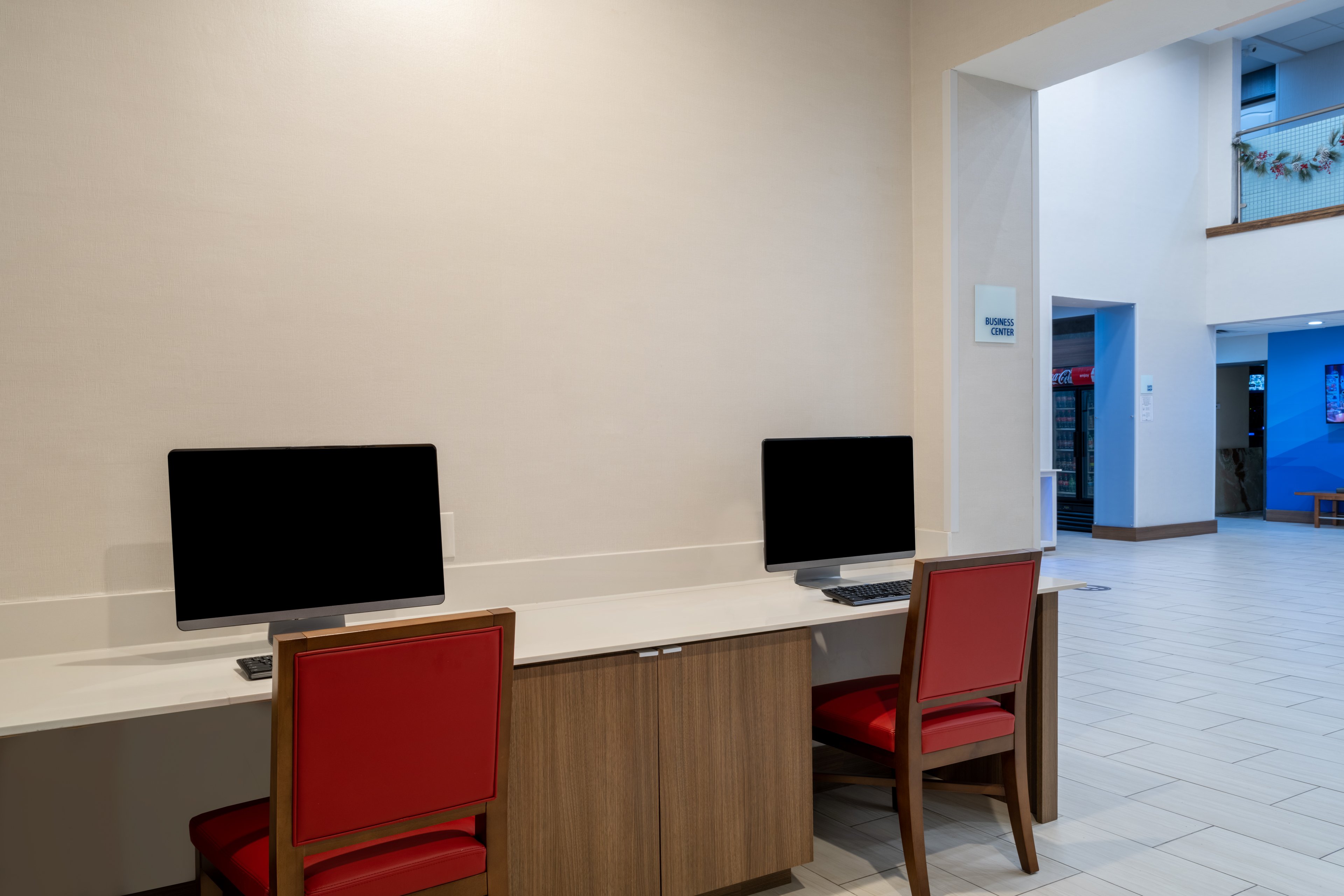 holiday inn express and suites dallas east fair park