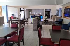 holiday inn express and suites dallas east fair park
