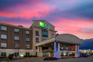 holiday inn express and suites dallas east fair park