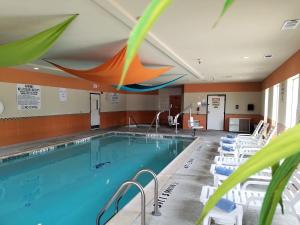 holiday inn express and suites dallas east fair park