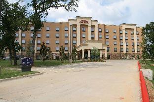 hampton inn and suites dallas arlington n entertainment dist