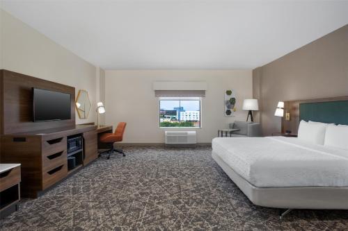 hampton inn and suites dallas arlington n entertainment dist