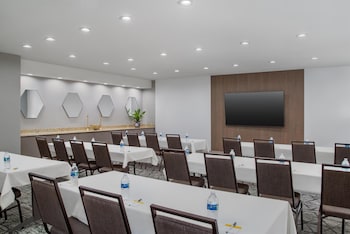 hampton inn and suites dallas arlington n entertainment dist