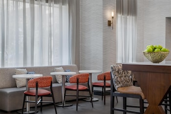 hampton inn and suites dallas arlington n entertainment dist