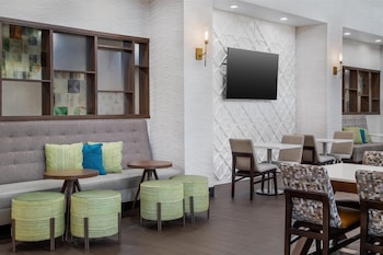 hampton inn and suites dallas arlington n entertainment dist
