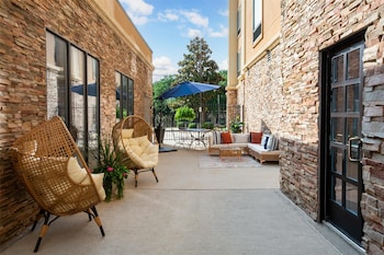 hampton inn and suites dallas arlington n entertainment dist