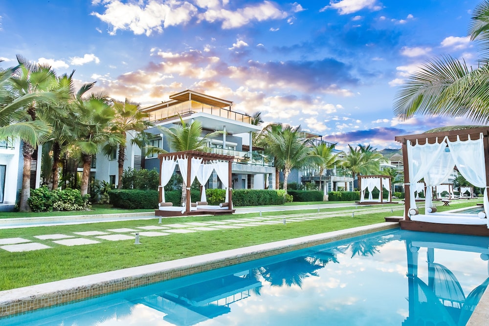 sublime samana hotel and residences