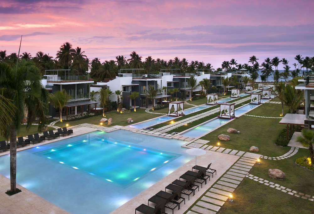 sublime samana hotel and residences