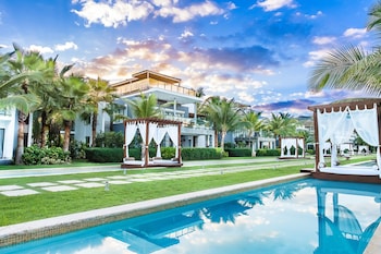 sublime samana hotel and residences