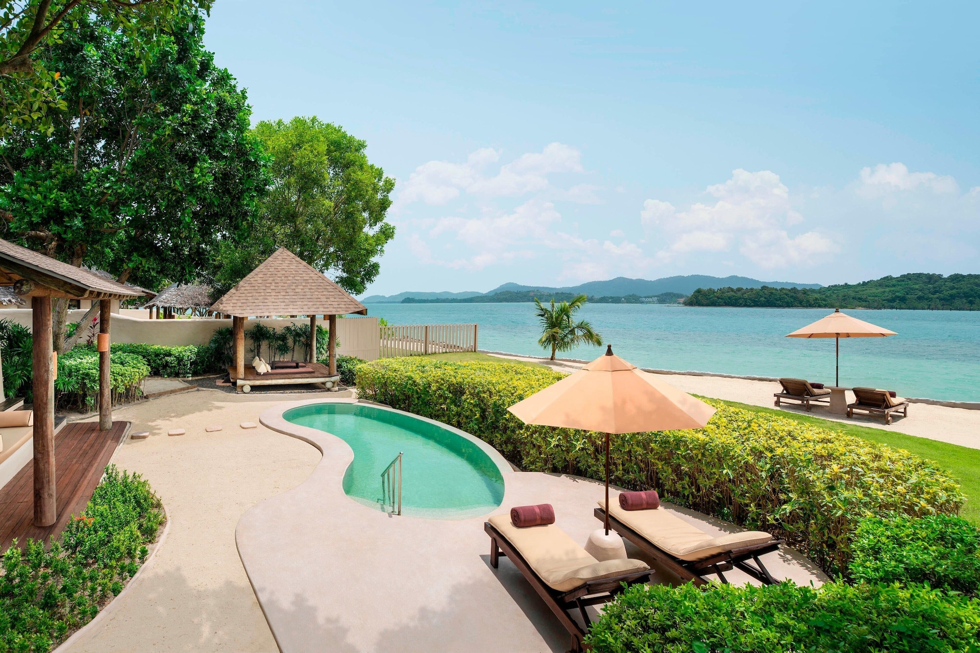 The Naka Island, A Luxury Collection Resort & Spa, Phuket,Ko Naka Yai>>Phuket,5 star