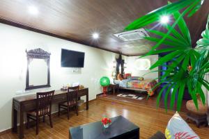 tropica bungalow resort