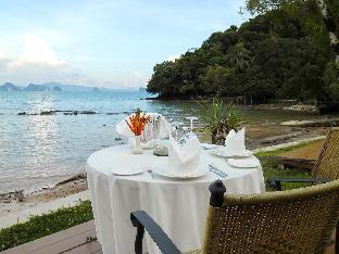 niramaya villa and wellness