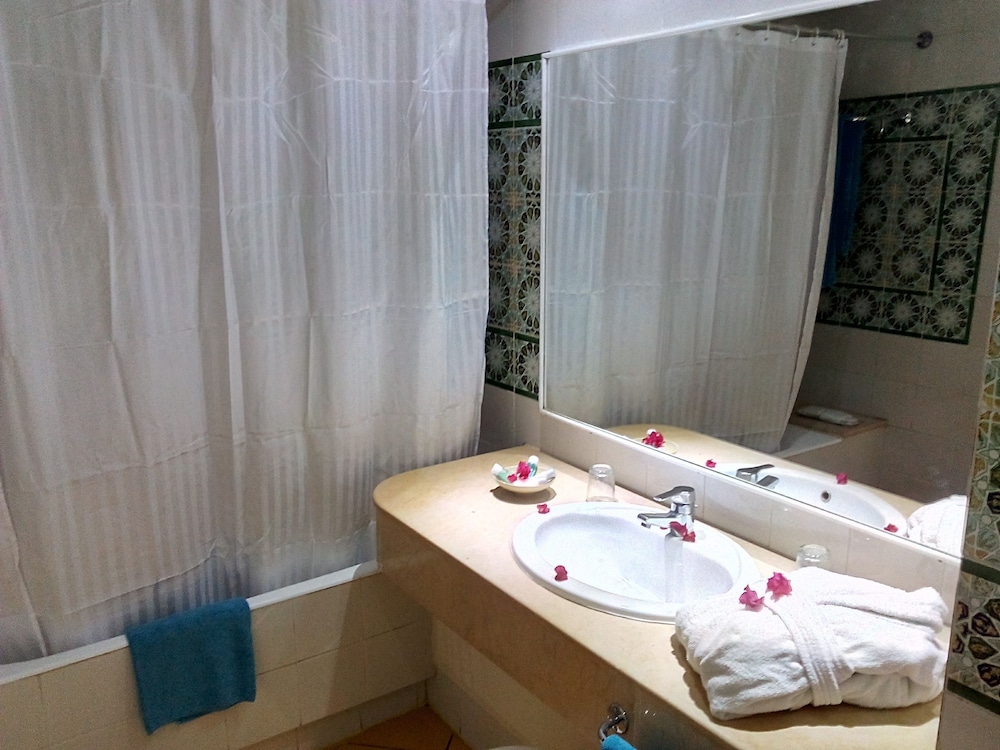 tunisia lodge