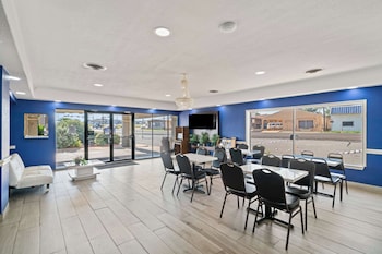 Americas Best Value Inn & Suites Brenham,,2 star