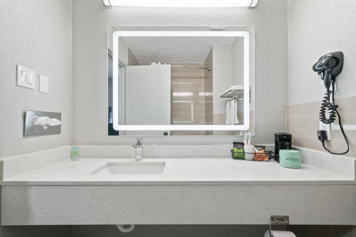 americas best value inn and suites brenham