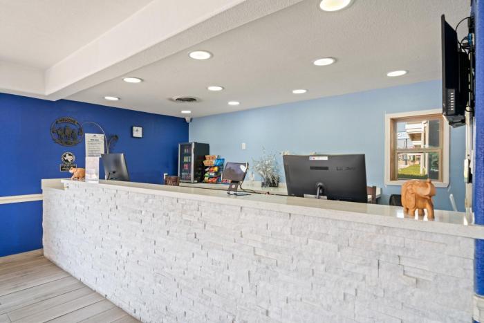 americas best value inn and suites brenham