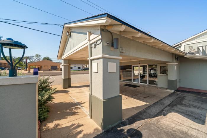 americas best value inn and suites brenham