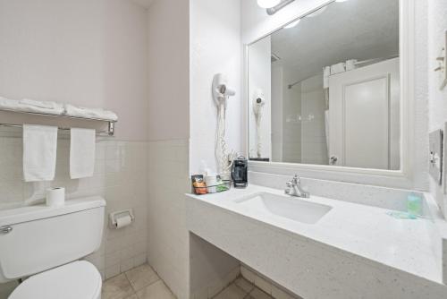 americas best value inn and suites brenham