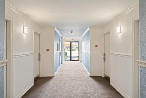 americas best value inn and suites brenham