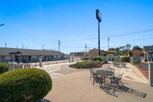 americas best value inn and suites brenham