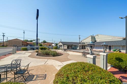 americas best value inn and suites brenham
