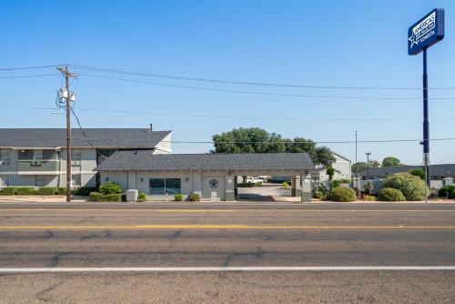 americas best value inn and suites brenham